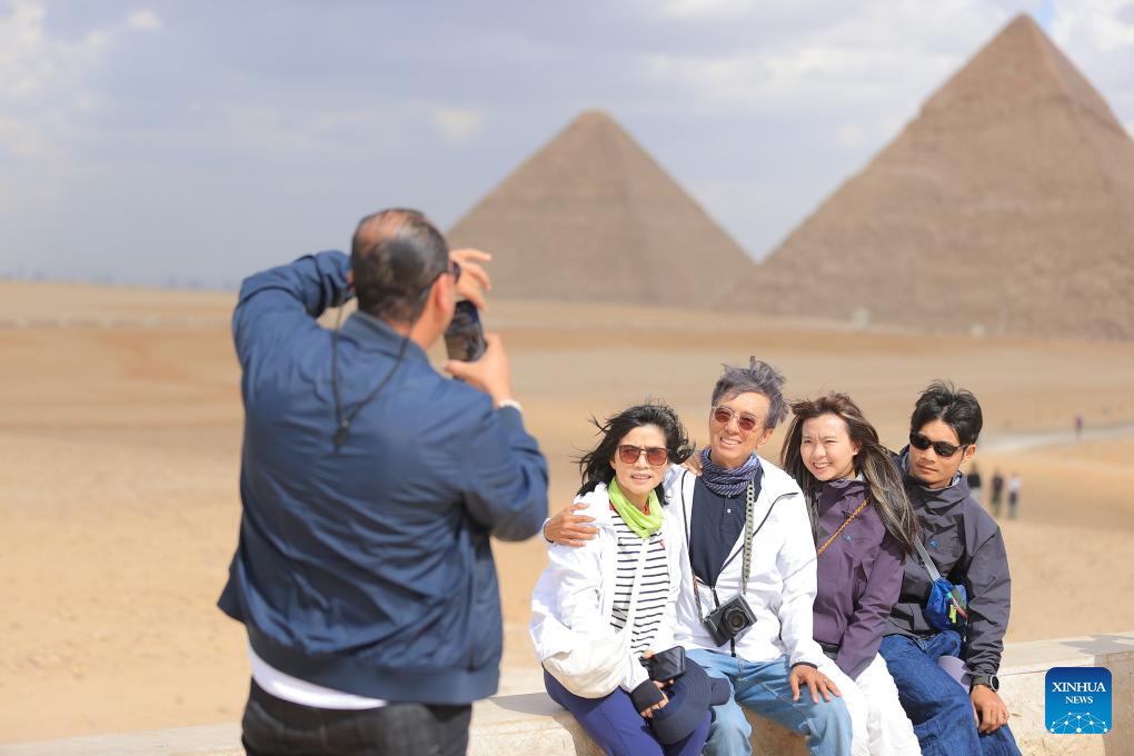Chinese tourists spend Spring Festival exploring Egypt's ancient wonders