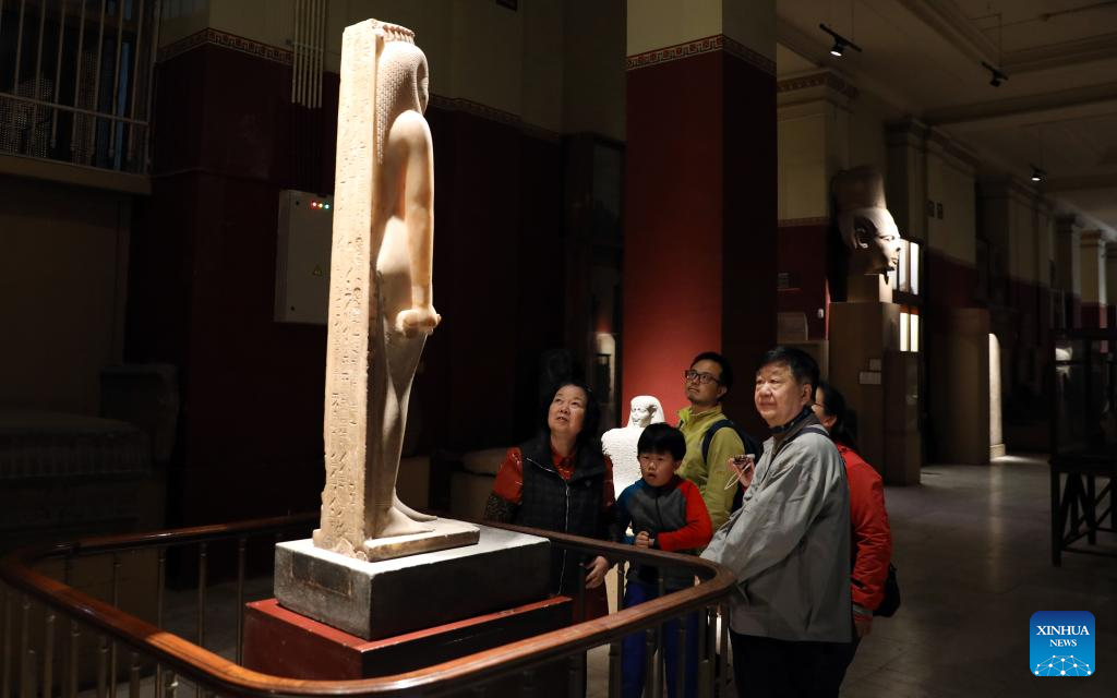 Chinese tourists spend Spring Festival exploring Egypt's ancient wonders