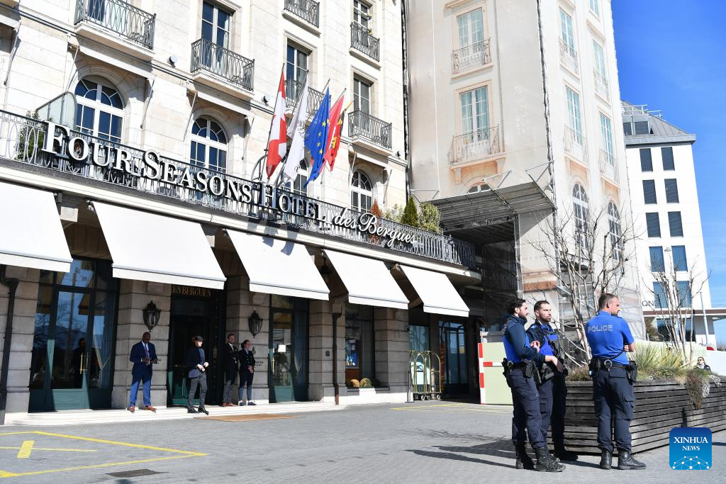 Ukraine, U.S. begin talks in Geneva