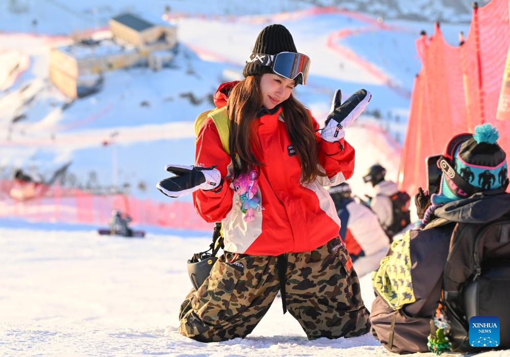 Major ski resorts gain strong popularity in Altay, NW China's Xinjiang