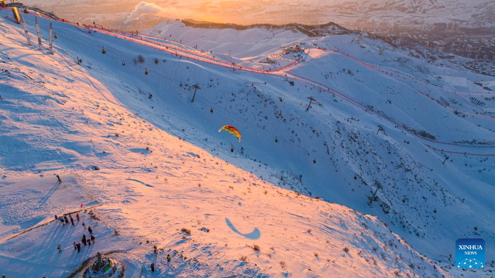 Major ski resorts gain strong popularity in Altay, NW China's Xinjiang