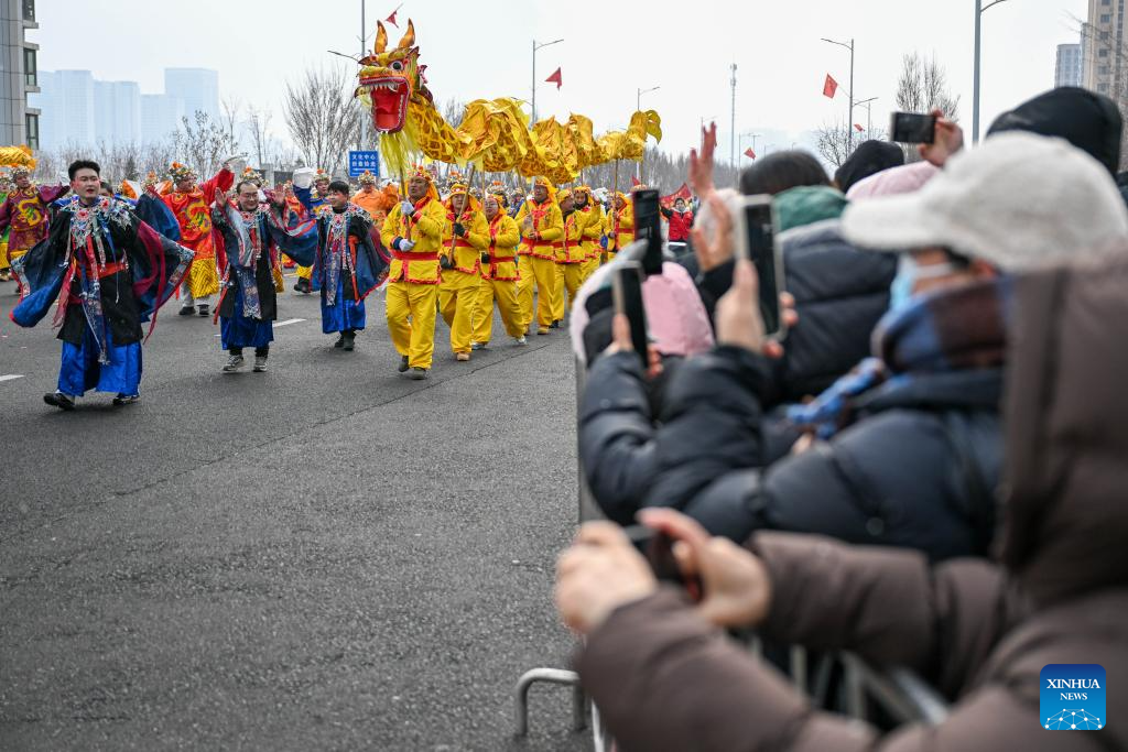 Shehuo gala attracts audience with traditional folk art in Urumqi