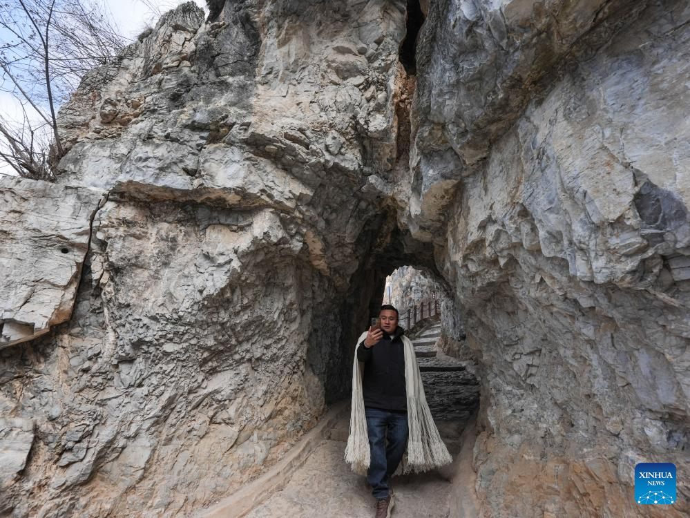 NPC deputy leads a cliffside village toward rural revitalization