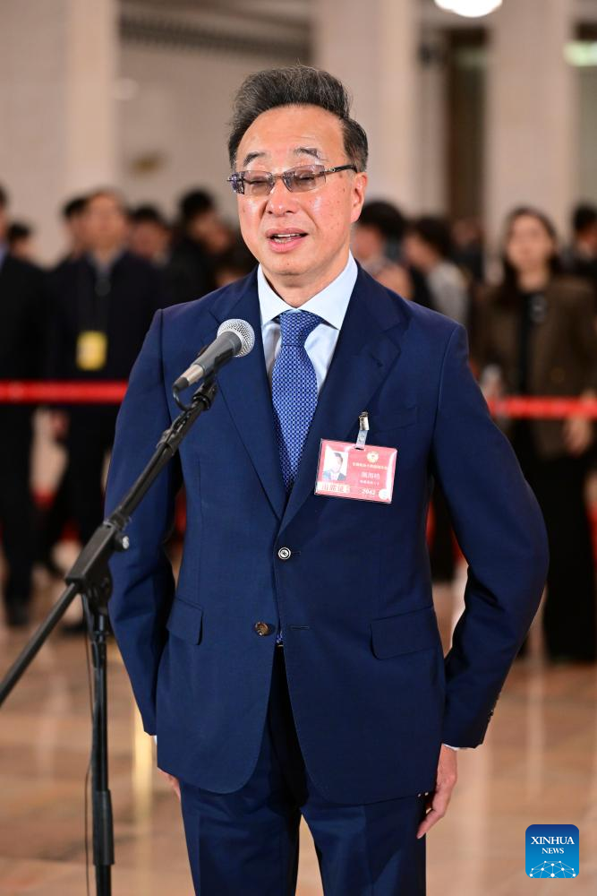 CPPCC members attend group interview ahead of closing meeting of annual session