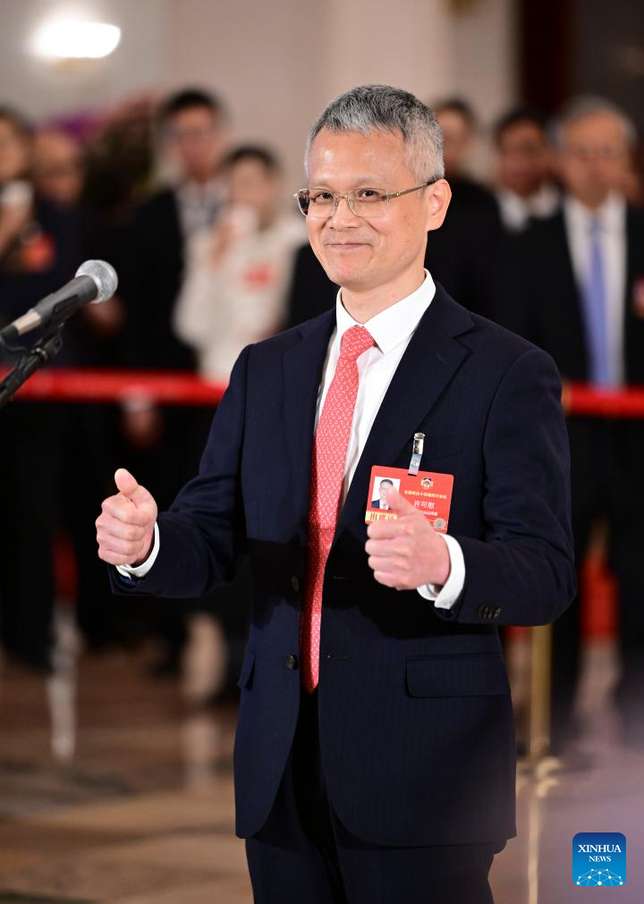 CPPCC members attend group interview ahead of closing meeting of annual session