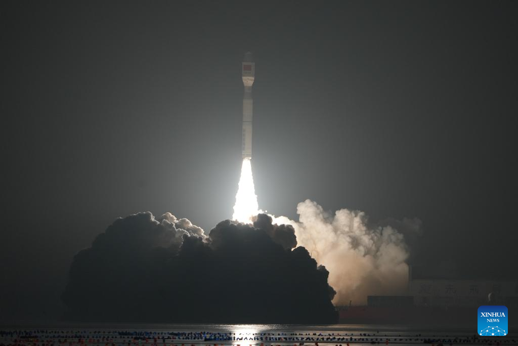 China's Smart Dragon-3 rocket launches satellites from sea