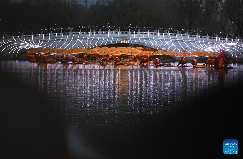 Folk show from S China's Yangshuo lights up night in Beijing