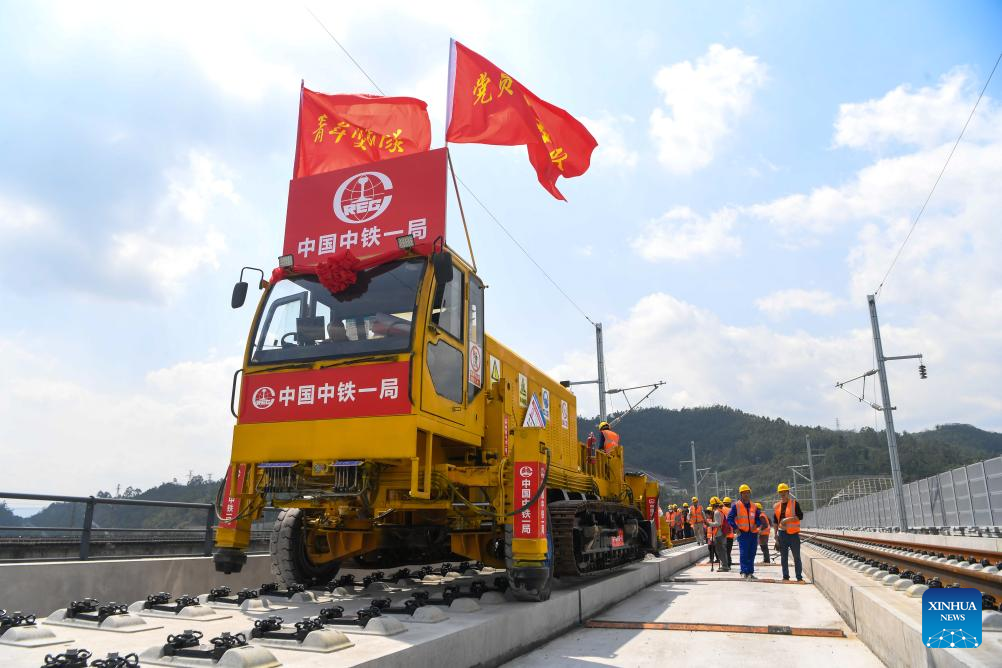 China's Chongqing-Wanzhou high-speed railway enters track-laying phase