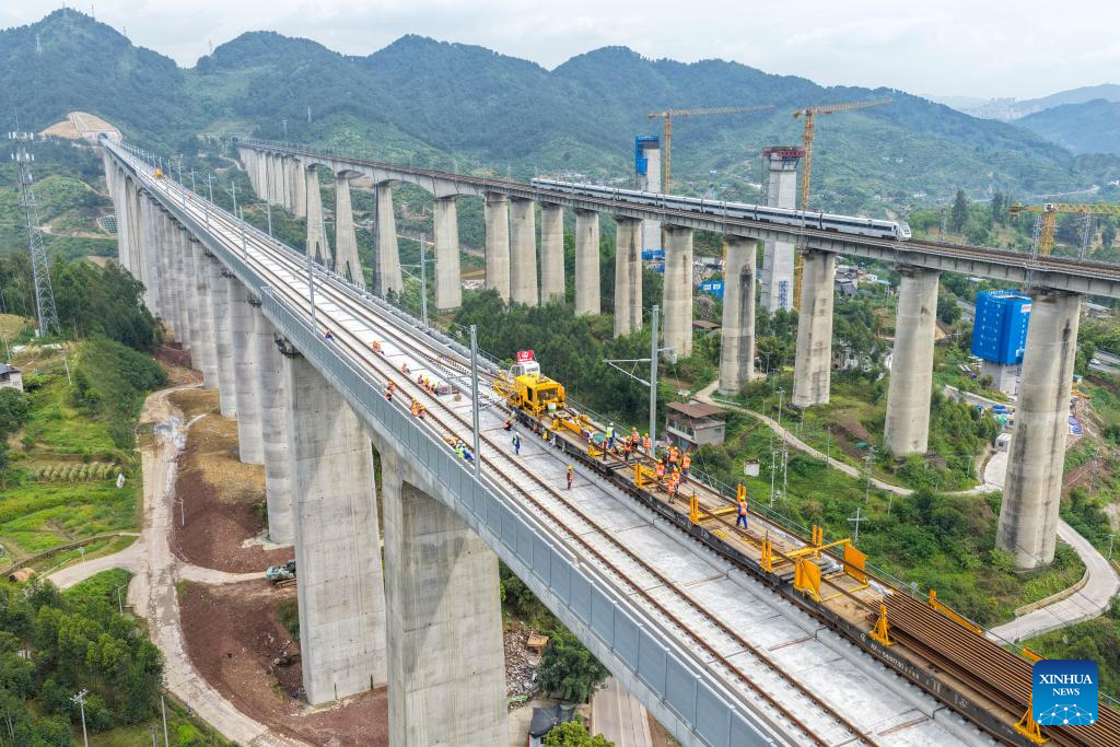 China's Chongqing-Wanzhou high-speed railway enters track-laying phase