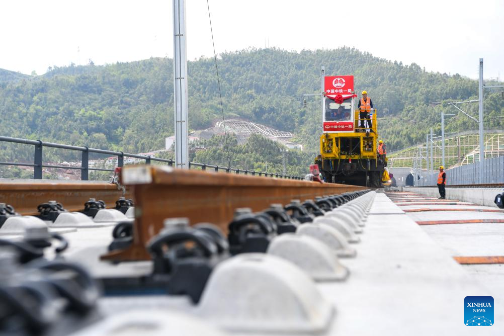 China's Chongqing-Wanzhou high-speed railway enters track-laying phase