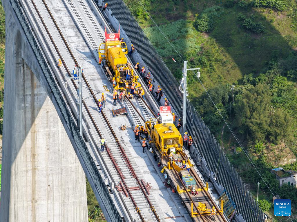 China's Chongqing-Wanzhou high-speed railway enters track-laying phase