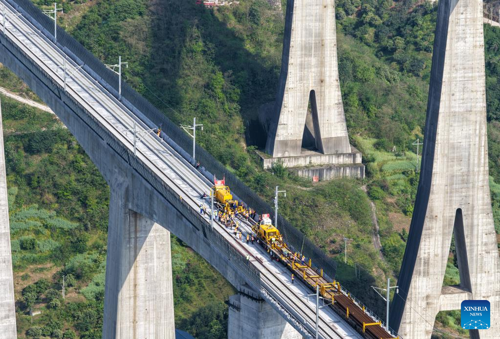 China's Chongqing-Wanzhou high-speed railway enters track-laying phase