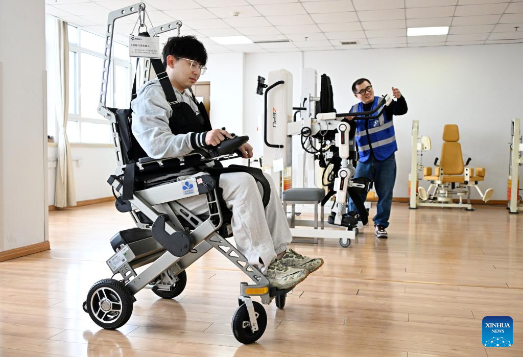 Elderly care robots trained, tested in E China's Shandong