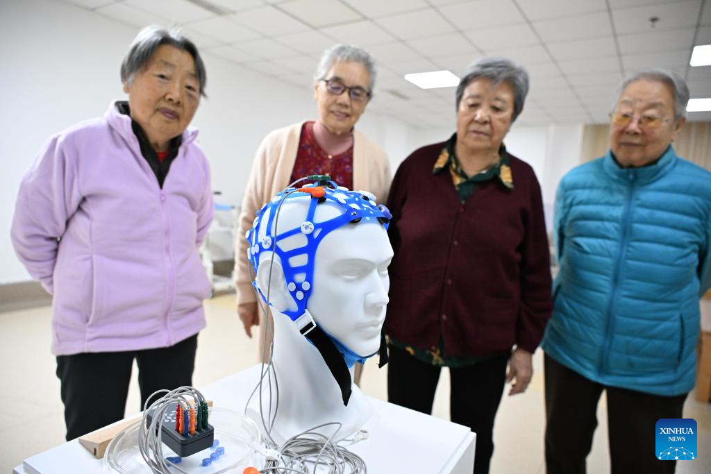 Elderly care robots trained, tested in E China's Shandong