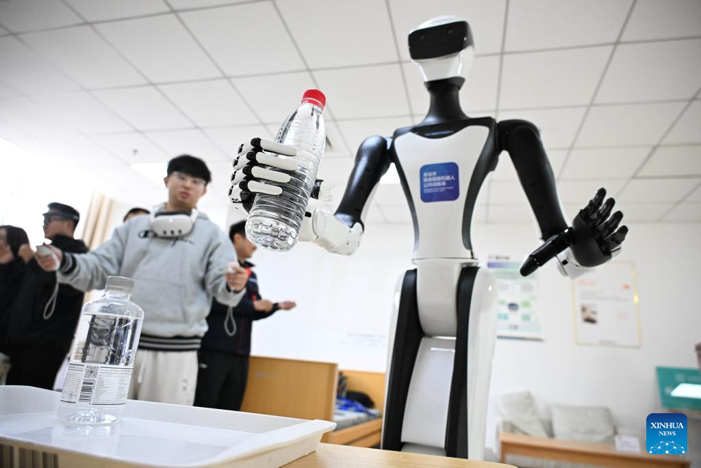 Elderly care robots trained, tested in E China's Shandong