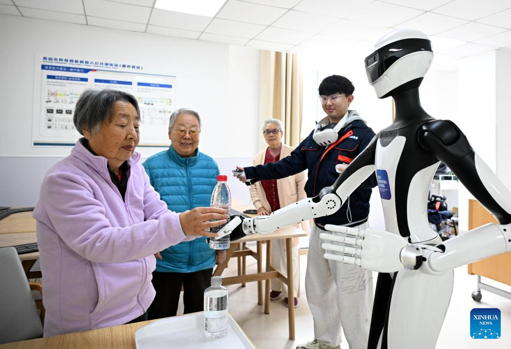 Elderly care robots trained, tested in E China's Shandong