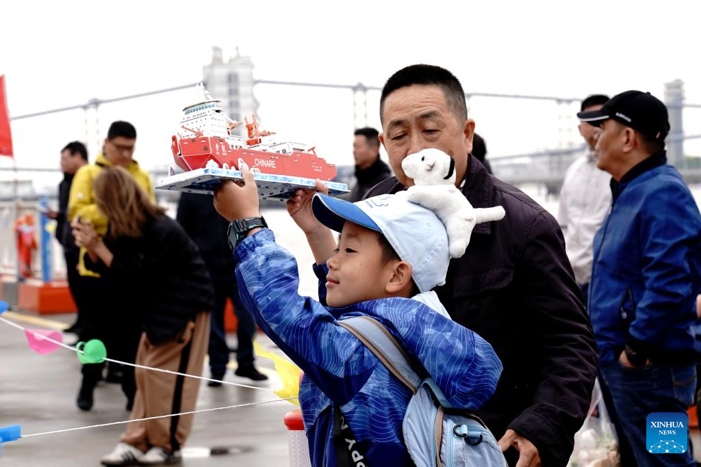 China Focus: Chinese polar icebreaker returns home after fruitful Antarctic research outcomes