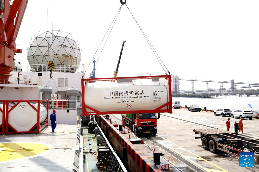 China Focus: Chinese polar icebreaker returns home after fruitful Antarctic research outcomes