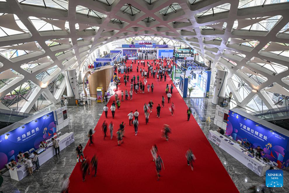 A glimpse of 6th China Int'l Consumer Products Expo in Haikou