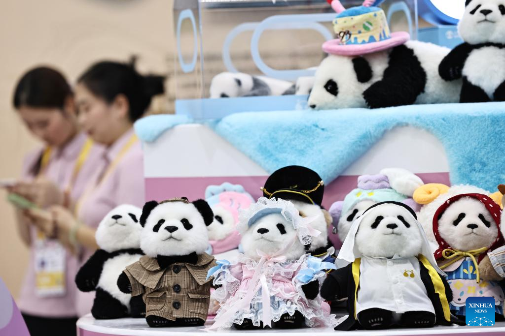 A glimpse of 6th China Int'l Consumer Products Expo in Haikou