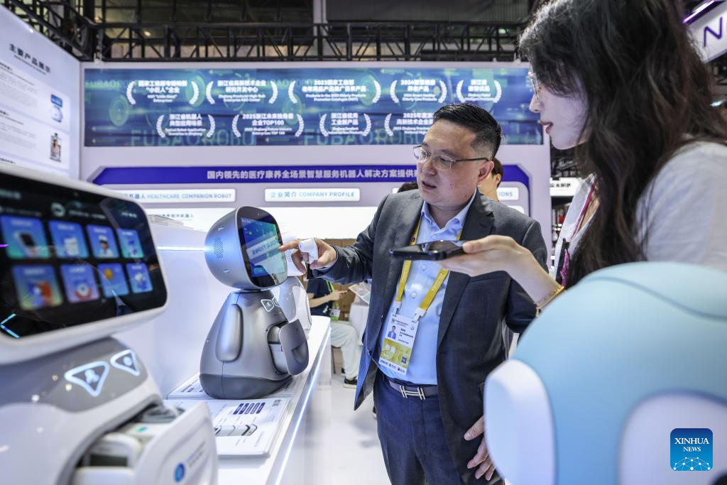 A glimpse of 6th China Int'l Consumer Products Expo in Haikou