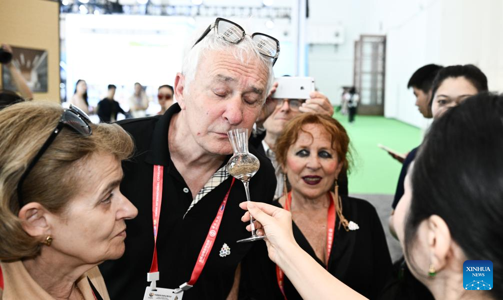 A glimpse of 6th China Int'l Consumer Products Expo in Haikou