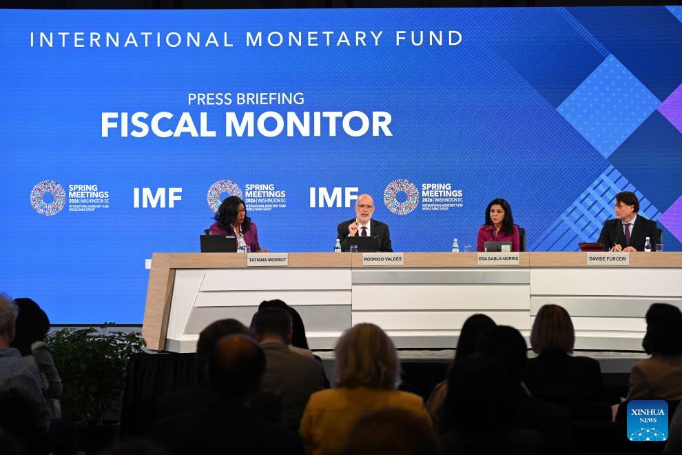 High debt, rising risks put global fiscal policy under pressure: IMF