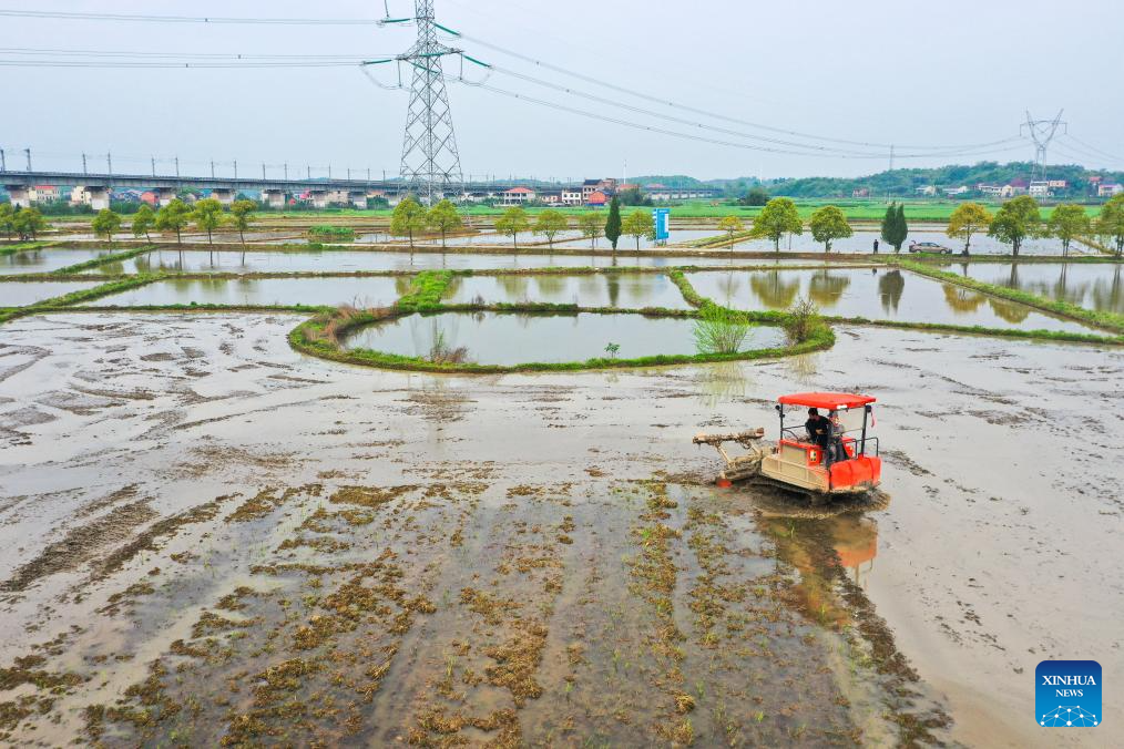 Spring farming in full swing across China