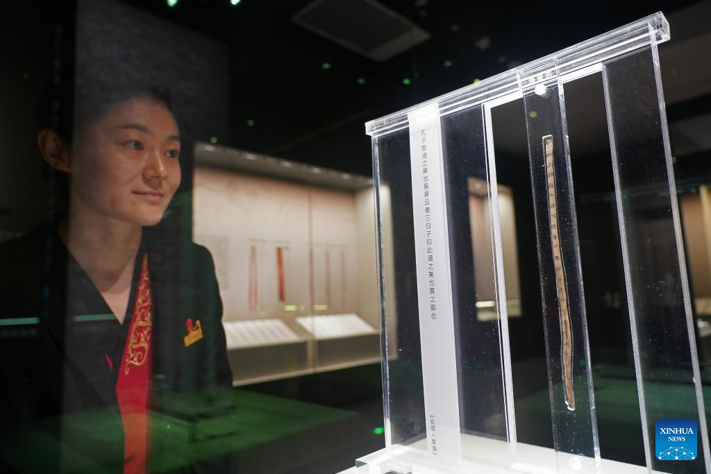 Over 100 newly restored bamboo slips publicly displayed for first time at Nanchang exhibition