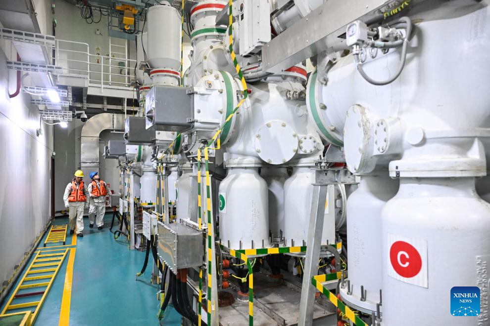 Maintenance underway at offshore wind farm in Jiangsu to ensure stable power supply