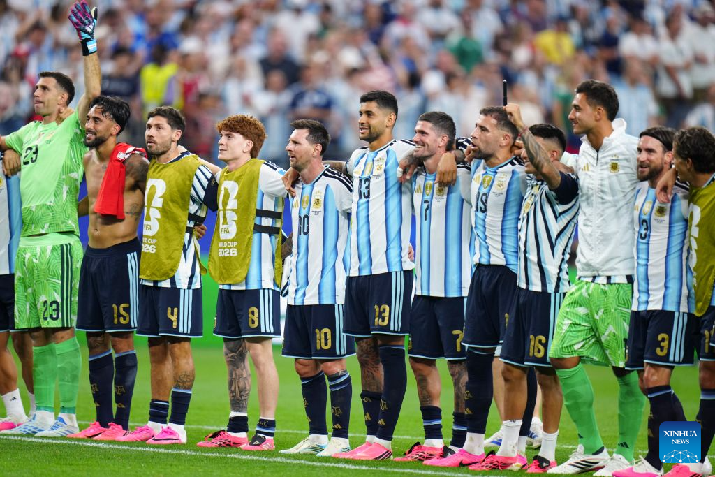 Messi breaks World Cup record as Argentina advances