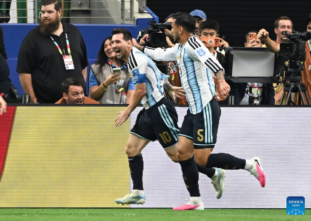 Messi breaks World Cup record as Argentina advances