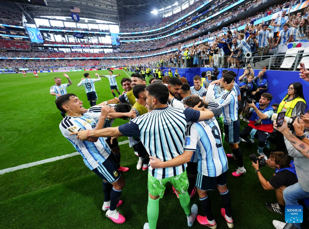 Messi breaks World Cup record as Argentina advances