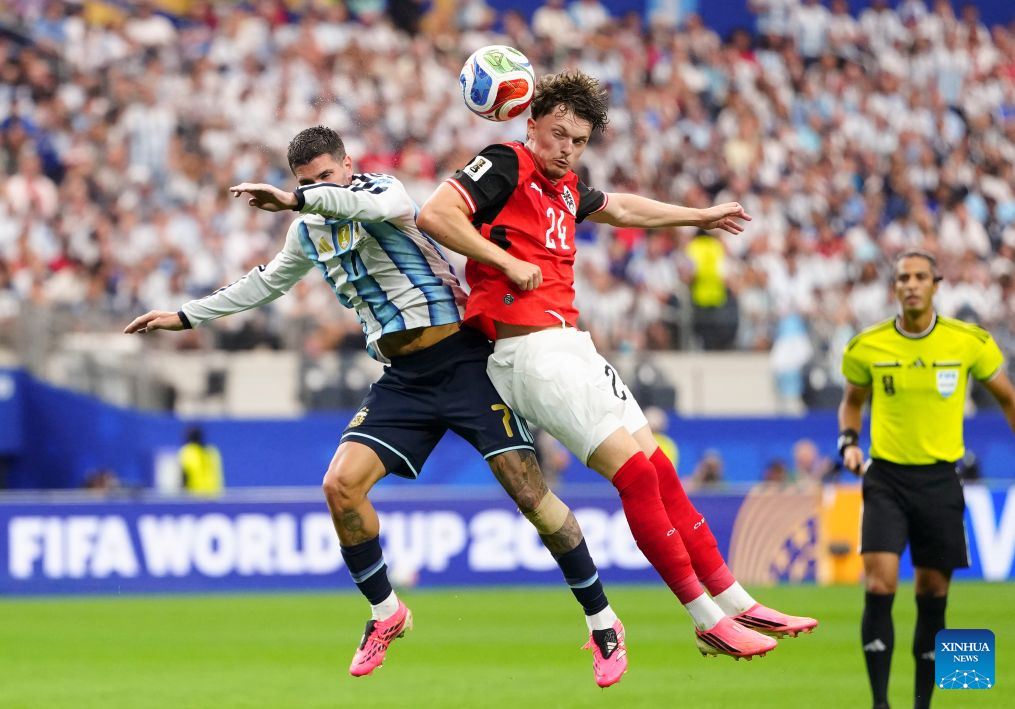 Messi breaks World Cup record as Argentina advances