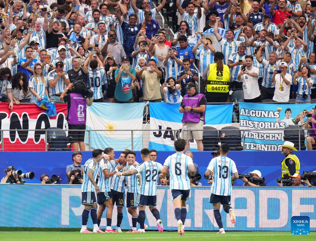 Messi breaks World Cup record as Argentina advances