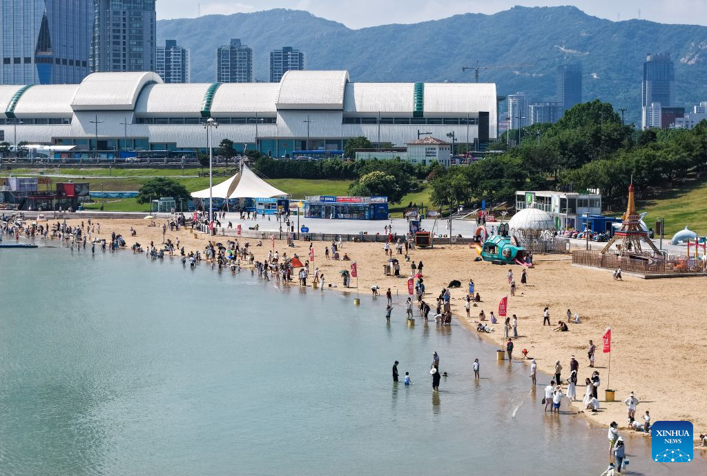 China's Dragon Boat Festival holiday trips, spending both rise year on year