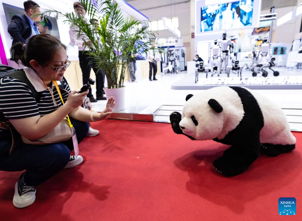 AI applications shine at China's supply chain expo