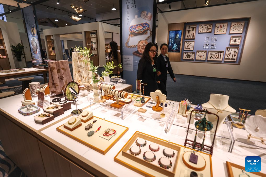 Exhibition of intangible cultural heritage opens to visitors during Summer Davos in China's Dalian