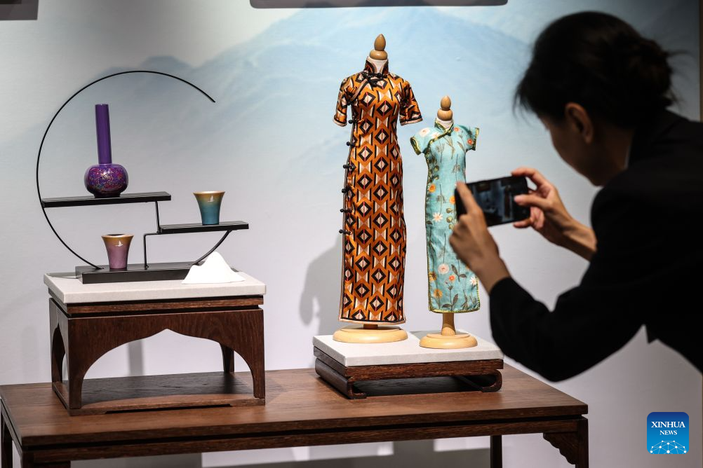 Exhibition of intangible cultural heritage opens to visitors during Summer Davos in China's Dalian