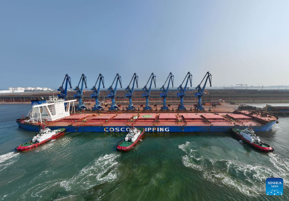 Bulk carrier under COSCO Shipping sets new draft record at China's Tianjin Port
