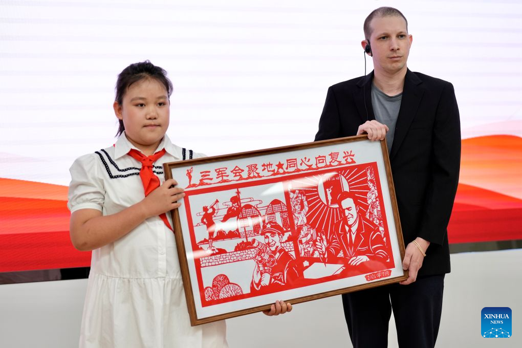 Chinese, foreign participants visit Tongxin County in China's Ningxia