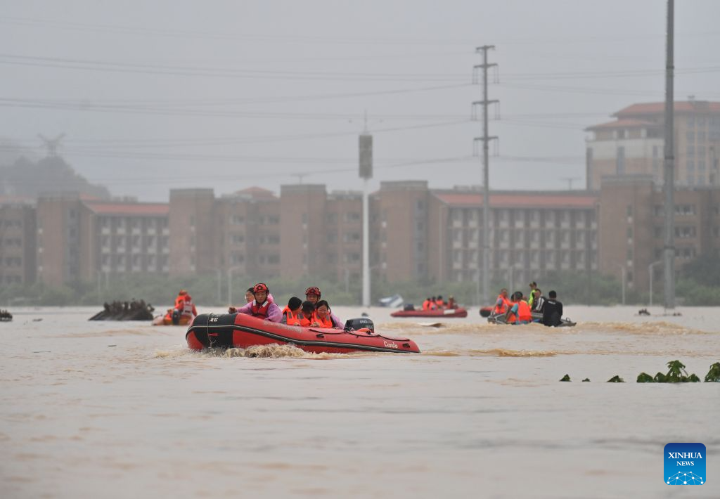 China's Guangxi organizes rescue forces to evacuates stranded teachers, students