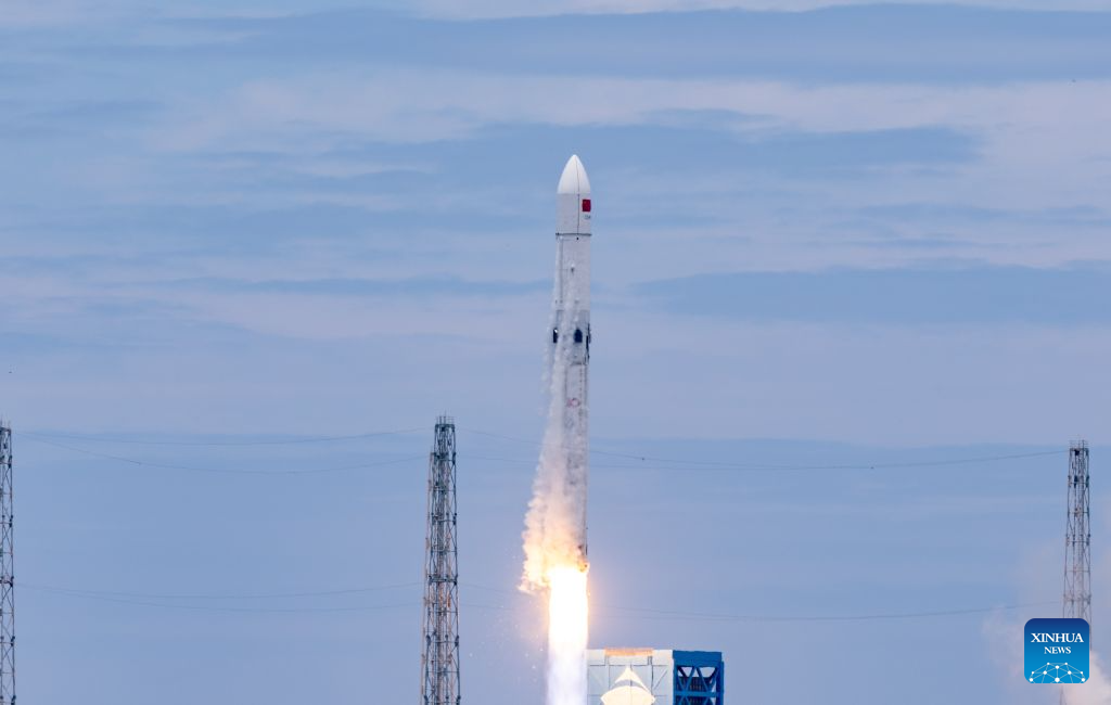 China achieves first-ever controlled rocket recovery in Long March-10B maiden flight