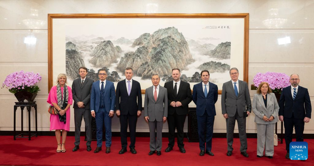 China's top diplomat stresses overarching positioning of ties with Europe as partnership