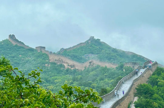 Explore Badaling: Soft mist shrouds Badaling Great Wall after light rain Explore Badaling: Soft mist shrouds Badaling Great Wall after light rain
