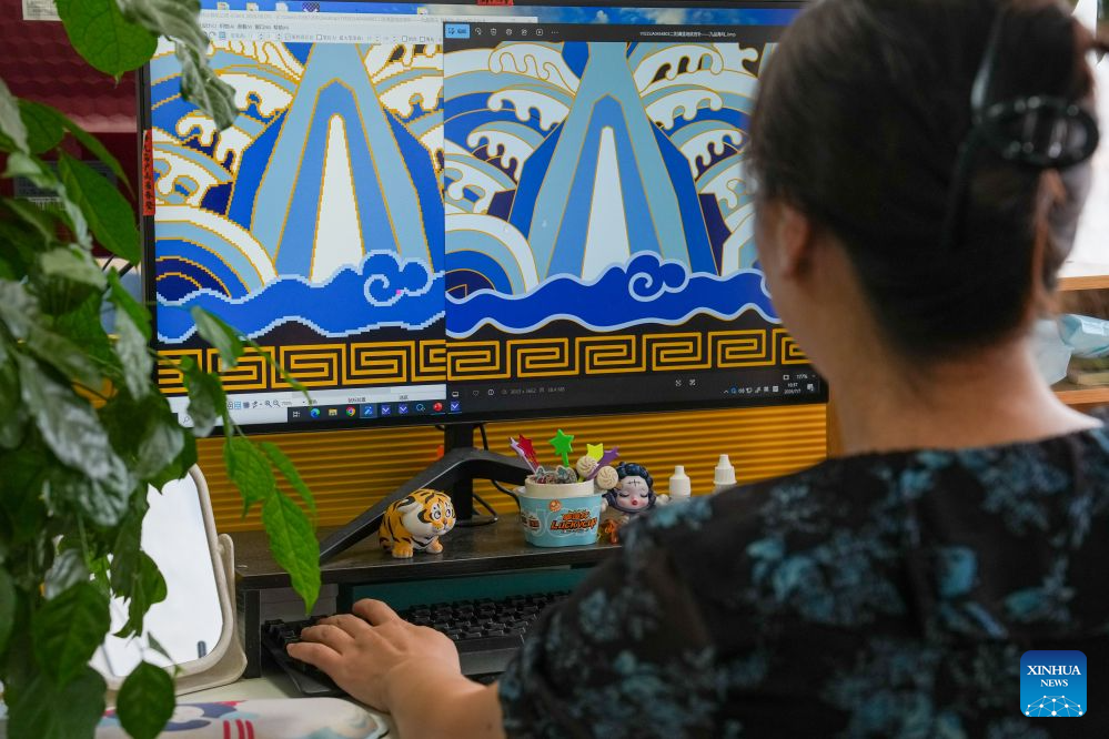 Weaving the golden legacy of Nanjing: a Yunjin inheritor's story