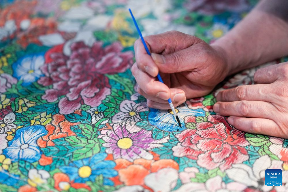 Weaving the golden legacy of Nanjing: a Yunjin inheritor's story