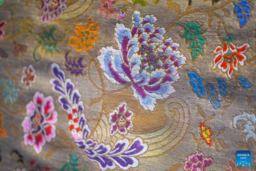 Weaving the golden legacy of Nanjing: a Yunjin inheritor's story