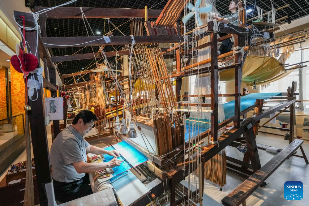 Weaving the golden legacy of Nanjing: a Yunjin inheritor's story