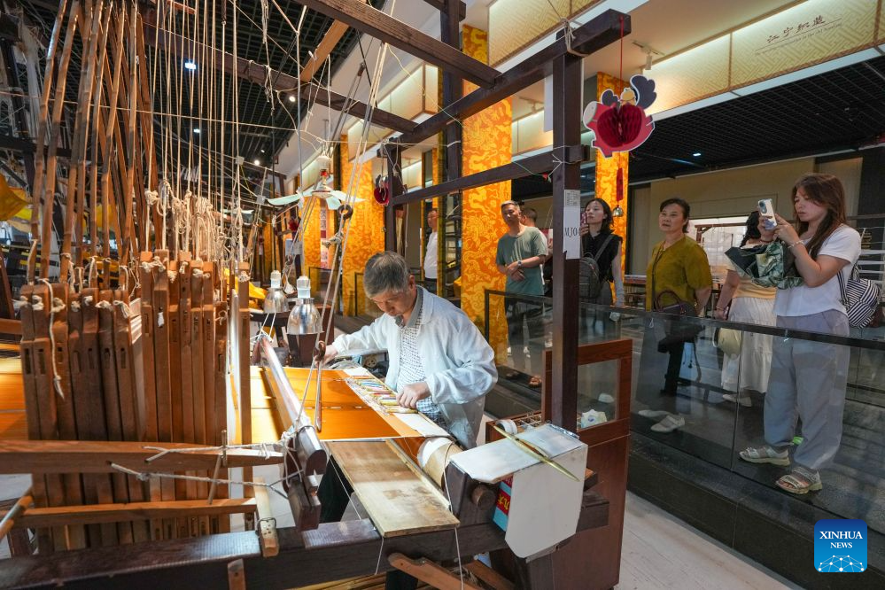 Weaving the golden legacy of Nanjing: a Yunjin inheritor's story